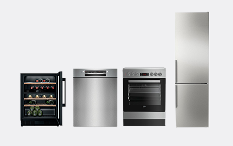 Kühl-Gefrierkombination, Weinregal, Spülmaschine, Backofen, Kühlschrank